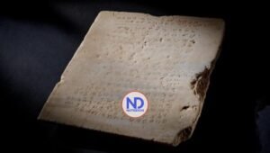 Venden en subasta por US$5 millones  la tableta más antigua con los Diez Mandamientos