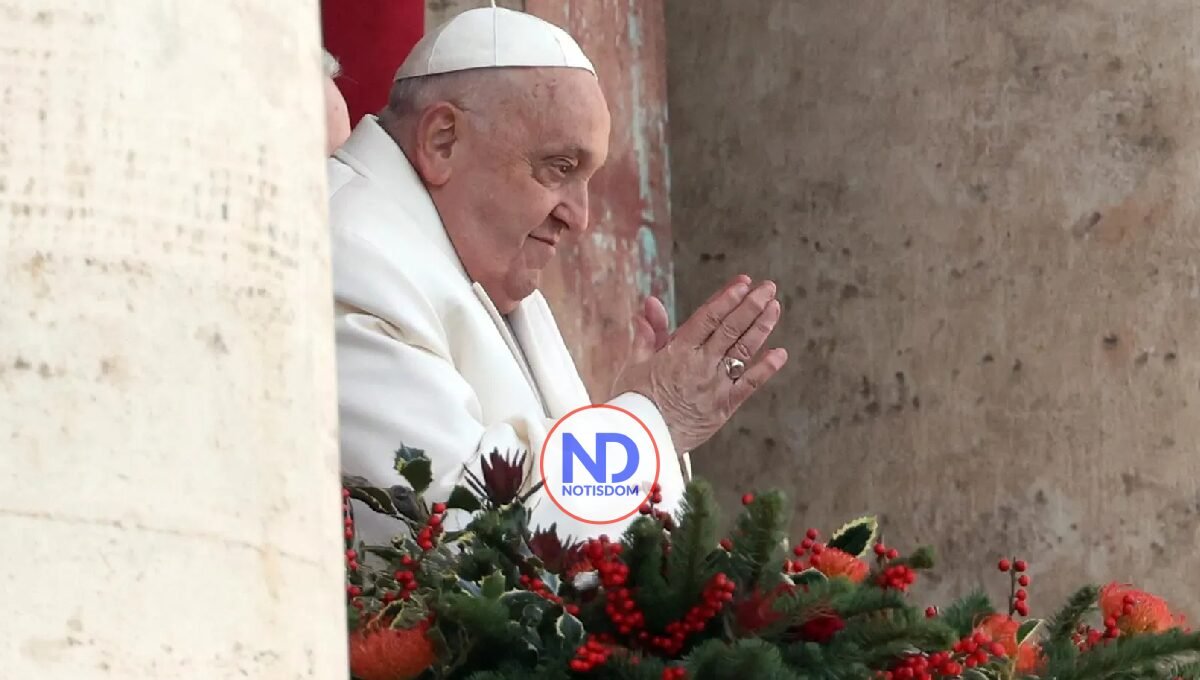 El Papa aconseja comer en familia y hablar, y no estar «con la cabeza en el teléfono móvil»