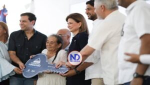 Gobierno entrega 50 viviendas a damnificados en San Cristóbal