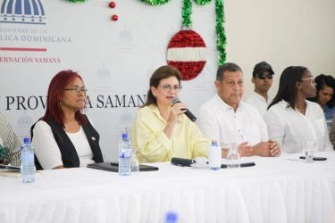 Raquel Pena en rueda Raquel Peña recorre zonas de Samaná afectadas por las lluvias