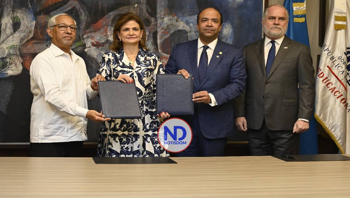 Firman acuerdo para impulsar educación financiera a la juventud