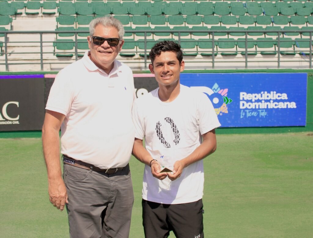 Sergio Tobal Y Juan Carlos Aguilar Aguilar y Lincer, campeones de los torneos M15 y W35 Santo Domingo