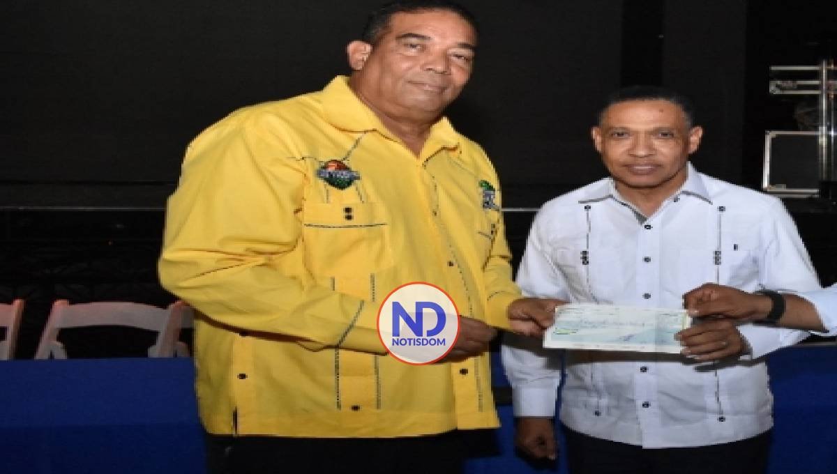 Alcaldía de SFM respalda premiación de cronistas deportivos