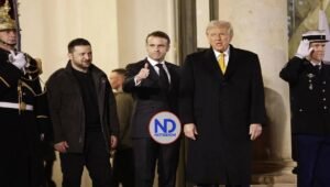 Trump y Zelenski hablan en una reunión organizada por Macrón