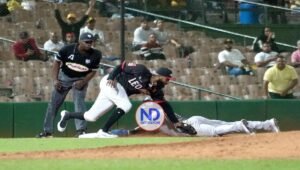 Estrellas derrotan al Licey y siguen en primero; Aguilas ganan