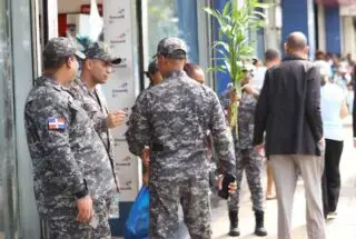 operativo en comercios Consumidores aprovechan ofertas para hacer compras