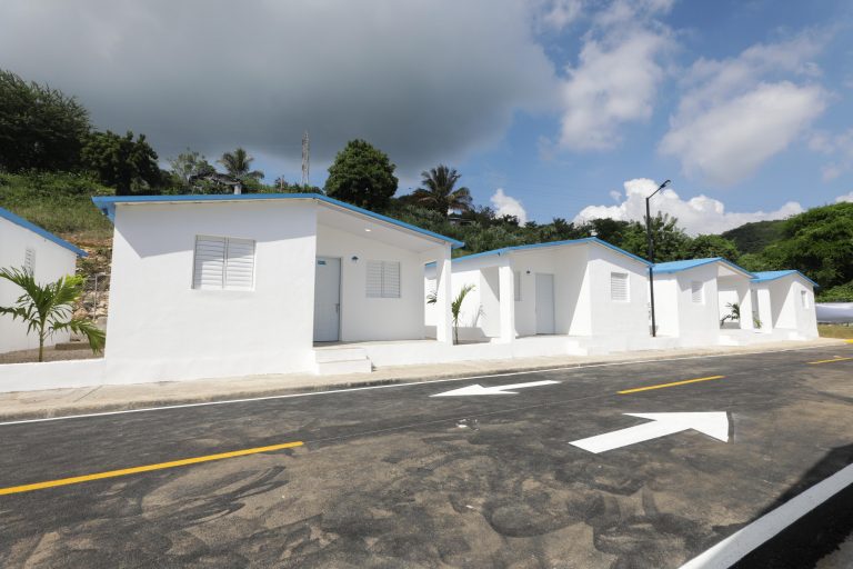 viviendas entregadas EN SAN CRISTOBAL Gobierno entrega 50 viviendas a damnificados en San Cristóbal