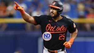 Azulejos contratan por cinco temporadas al venezolano Anthony Santander