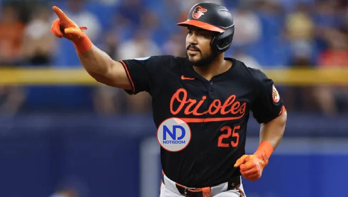 Azulejos contratan por cinco temporadas al venezolano Anthony Santander