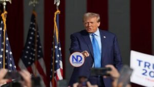 Trump podría declarar emergencia económica para implantar aranceles, según CNN