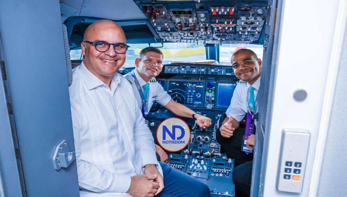 IDAC habilita dos pilotos dominicanos para volar los aviones boeing de Arajet