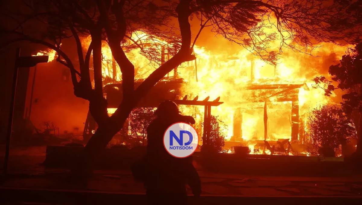 Los Ángeles declara el estado de emergencia por incendios sin control