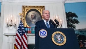 Biden conmutará penas a 2,500 presos condenados por drogas