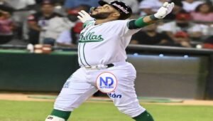 Jonrón de Canó y pitcheo efectivo llevan a las Estrellas a ganar su primer partido en el round robin