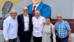 Leonardo Aguilera es homenajeado con mural en Santiago