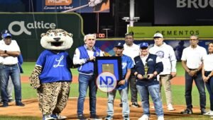 Licey reconoce a Luis Beltrán por su labor con el conjunto azul