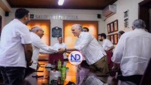 Luis Miguel De Camps aborda desafíos de Espaillat en encuentro con Adepe