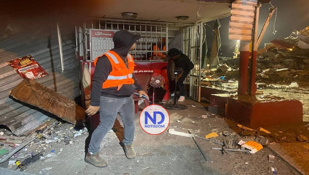 MOPC demuele estructuras en kilómetro 9 de autopista Duarte