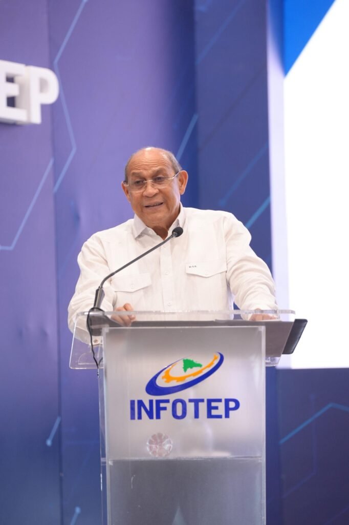 Rafael Santos Badia 2 Abinader inaugura Red Unificada de la Formación Técnico Profesional del INFOTEP