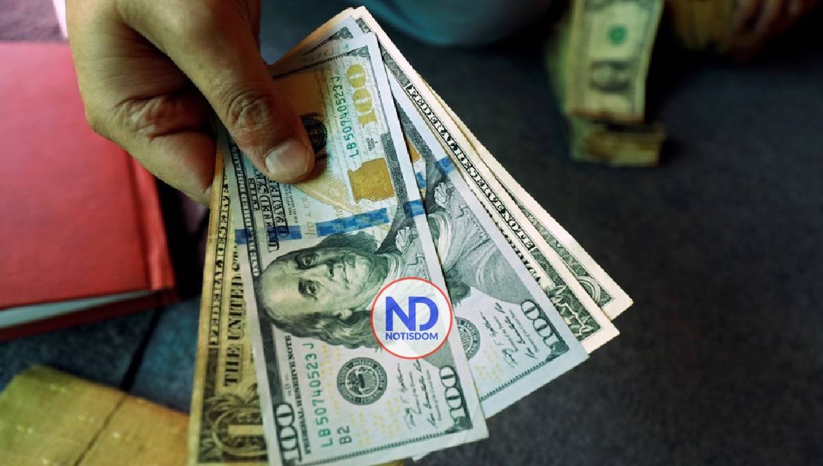 El dólar subió un centavo; este lunes era vendido a RD$59.29