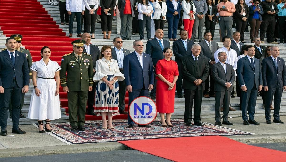El Gobierno dominicano rinde homenaje a Bandera Nacional 2 El Gobierno dominicano rinde homenaje a Bandera Nacional