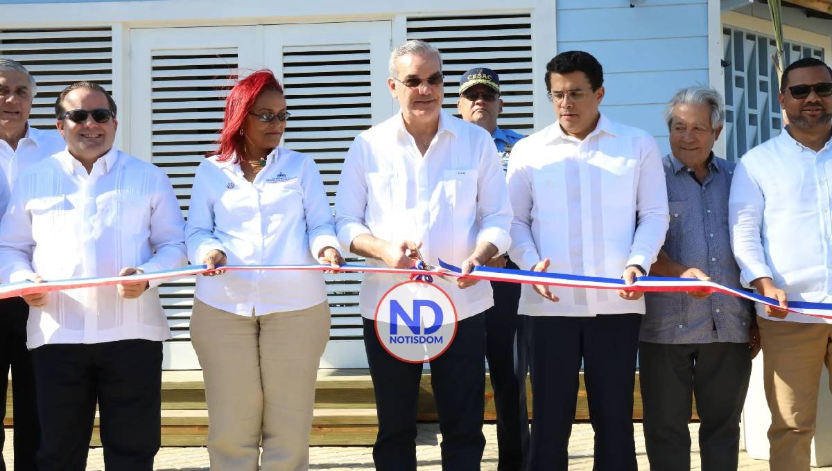 Abinader y David Collado inauguran proyecto «Pueblo Los Pescadores» en Las Terrenas