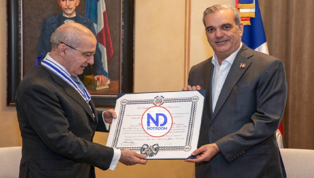 Abinader impone Orden al Mérito de Duarte, Sánchez y Mella al español Feliciano Barrios Pintado