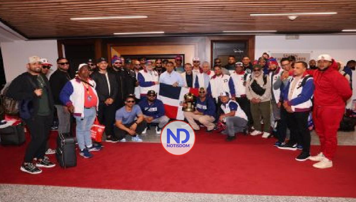Recibimiento al Escogido en el AILA tras ganar Serie del Caribe