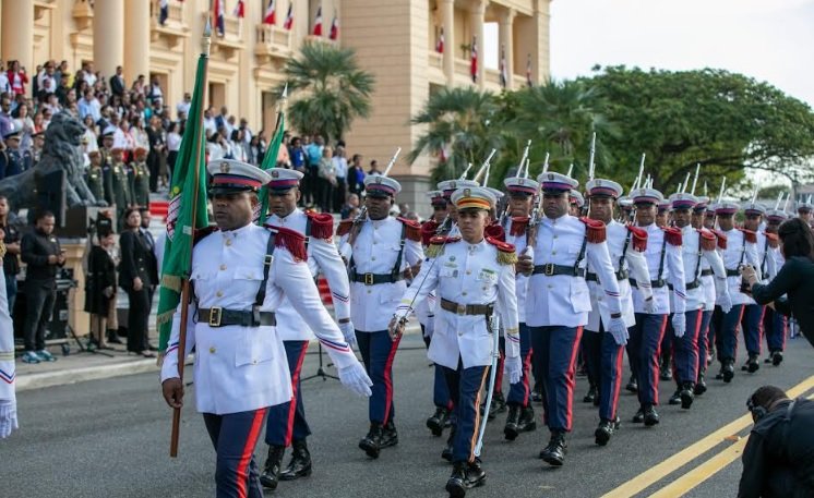 El Gobierno dominicano rinde homenaje a Bandera Nacional 4 GUARDIAS DE SEGURIDAD El Gobierno dominicano rinde homenaje a Bandera Nacional