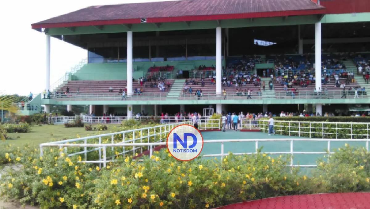 Realizan labores de ornato y limpieza en el Hipódromo Quinto Centenario