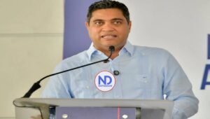 Ministro Kelvin Cruz cumple promesa de aumentar salarios a atletas del PARNI