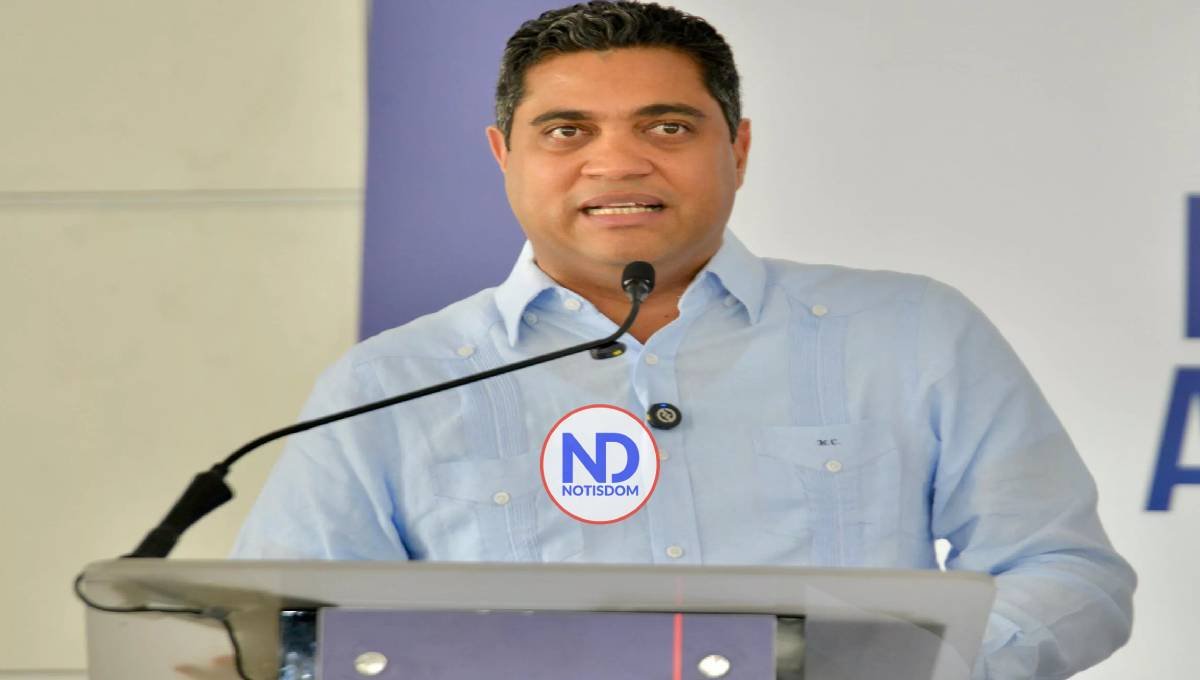 Ministro Kelvin Cruz cumple promesa de aumentar salarios a atletas del PARNI