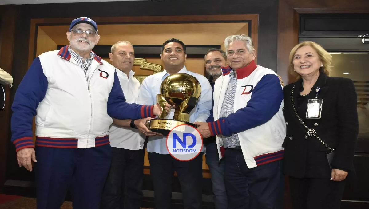 Ministro Kelvin Cruz recibe a los campeones de la Serie del Caribe