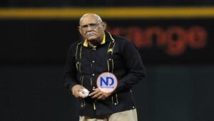 El narrador de las Águilas Mendy López sufre ACV y es hospitalizado en Santiago