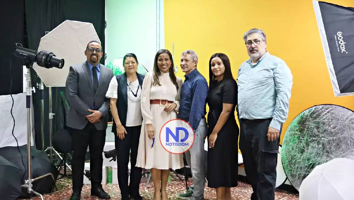 UCSD inaugura moderno estudio fotográfico y laboratorio informático