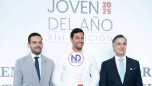 Raymond Rodríguez recibe reconocimiento como “Joven del Año” por sus aportes