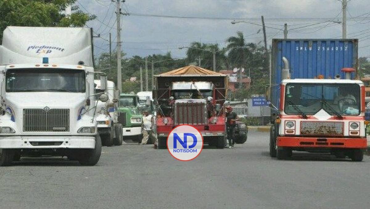 Prohíben circulación de grandes camiones por el malecón SD