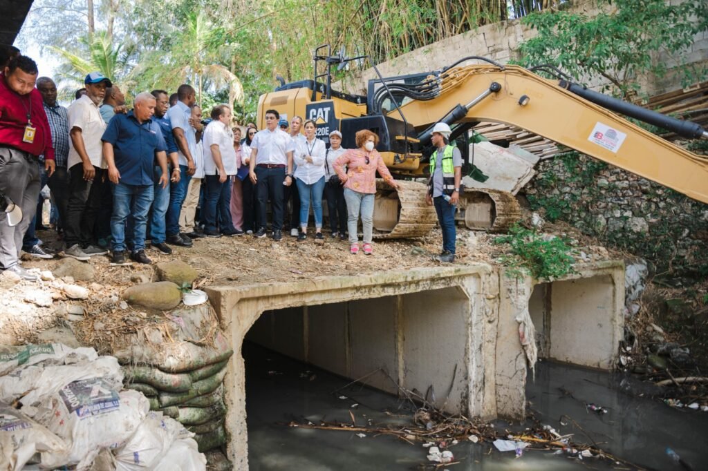 canada Las 800 en Los Rios Proyecto en cañada Las 800 en sector Los Ríos culminará en dos meses
