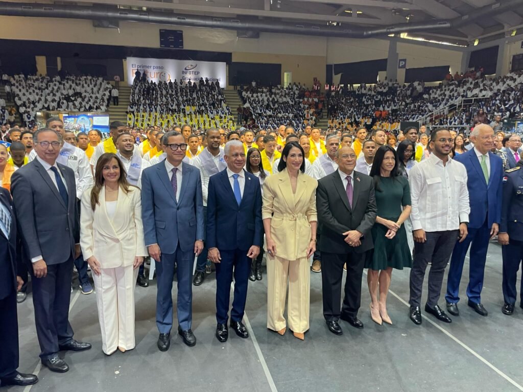 graduandos INFOTEP Infotep entrega títulos a más de tres mil 500 técnicos en graduación ordinaria 2025