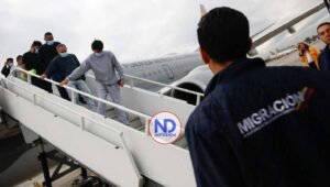 Gustavo Petro promete ayuda a colombianos deportados de EU