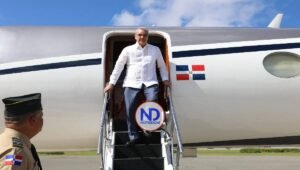 El Presidente Abinader regresa al país tras asistir a cumbre en EE.UU