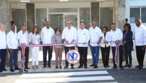 Gobierno entrega, remozados, hospital Baní y centro en Azua