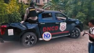 DNCD confisca 25 paquetes de cocaína en lancha pesquera río