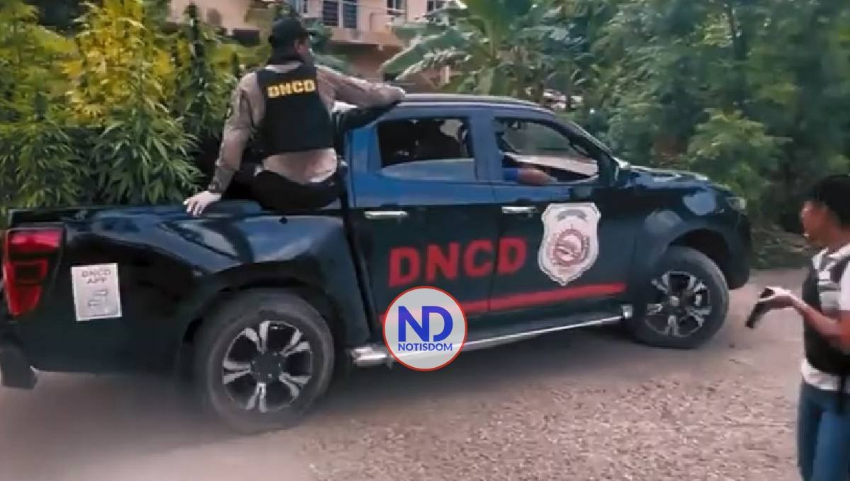 DNCD confisca 25 paquetes de cocaína en lancha pesquera río