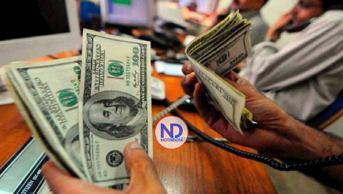 El dólar subió 7 centavos; este lunes era vendido a RD$61.64