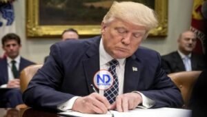 Trump firma orden que declara el inglés idioma oficial