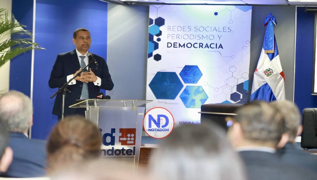 INDOTEL y UNIBE realizan foro “Redes Sociales, Periodismo y Democracia