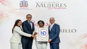 Guillermo Lama resalta logros de la mujer en su día