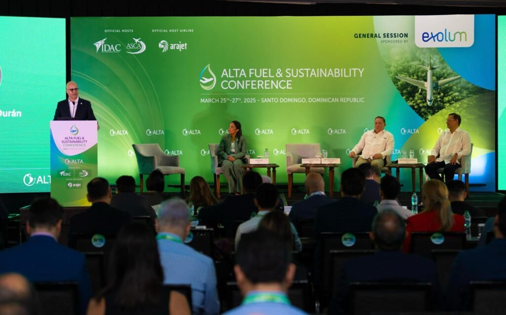 Igor Rodriguez Duran 1 IDAC recibe representantes internacionales en conferencia “Combustible y sostenibilidad”