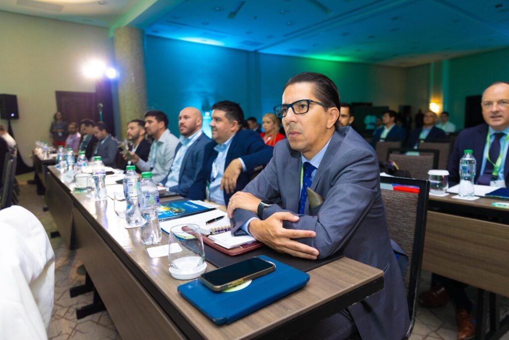 Igor Rodriguez Duran Y OTROS IDAC recibe representantes internacionales en conferencia “Combustible y sostenibilidad”